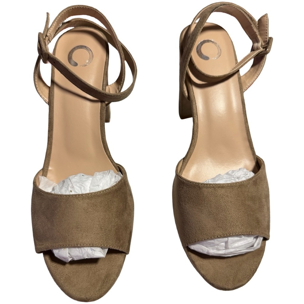Elegant Tan Women's Sandals EUC LIKE NEW SB12